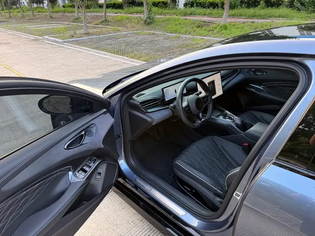 BYD Seal — фото 9