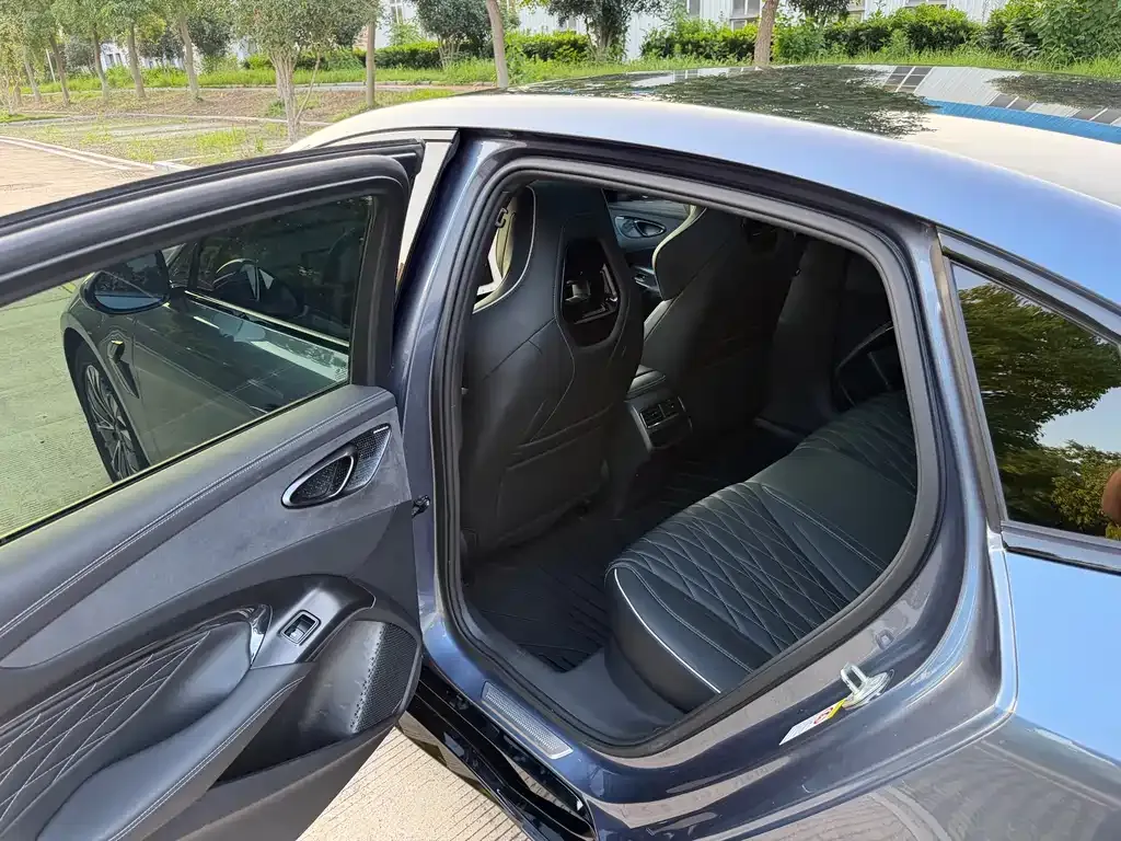 BYD Seal — фото 8