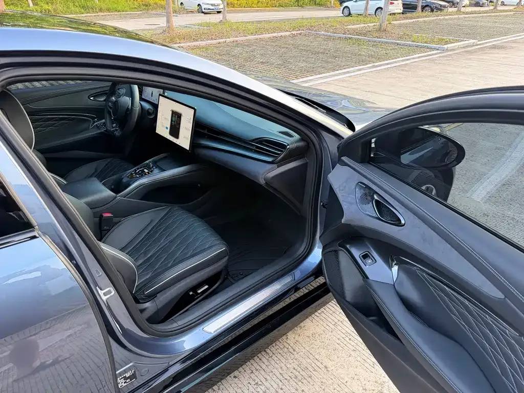 BYD Seal — фото 7