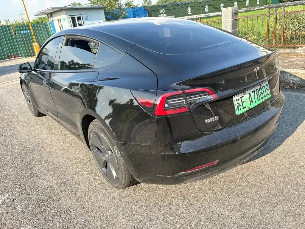 Tesla Model 3 — фото 6