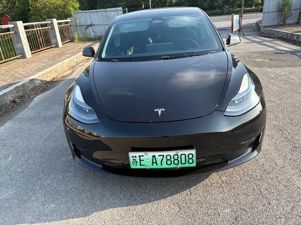 Tesla Model 3 — фото 10