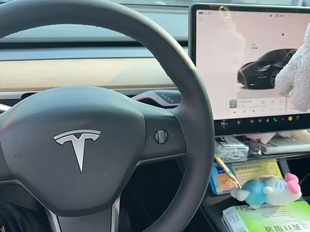 Tesla Model 3 — фото 3