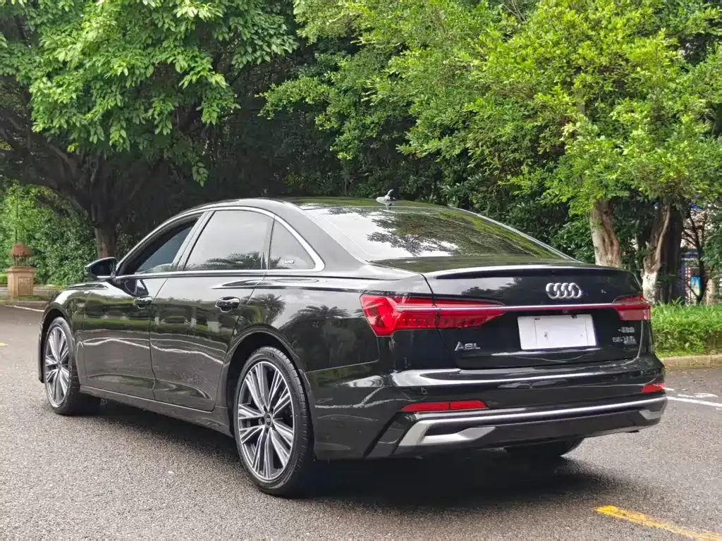 Audi A6L — фото 10
