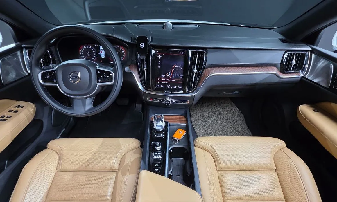 Volvo S60 2021 из KR, фото 5