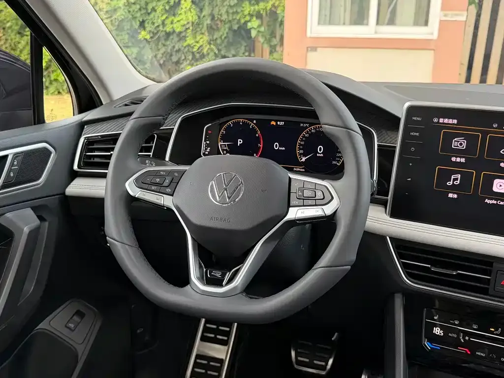 Volkswagen Tiguan L — фото 4