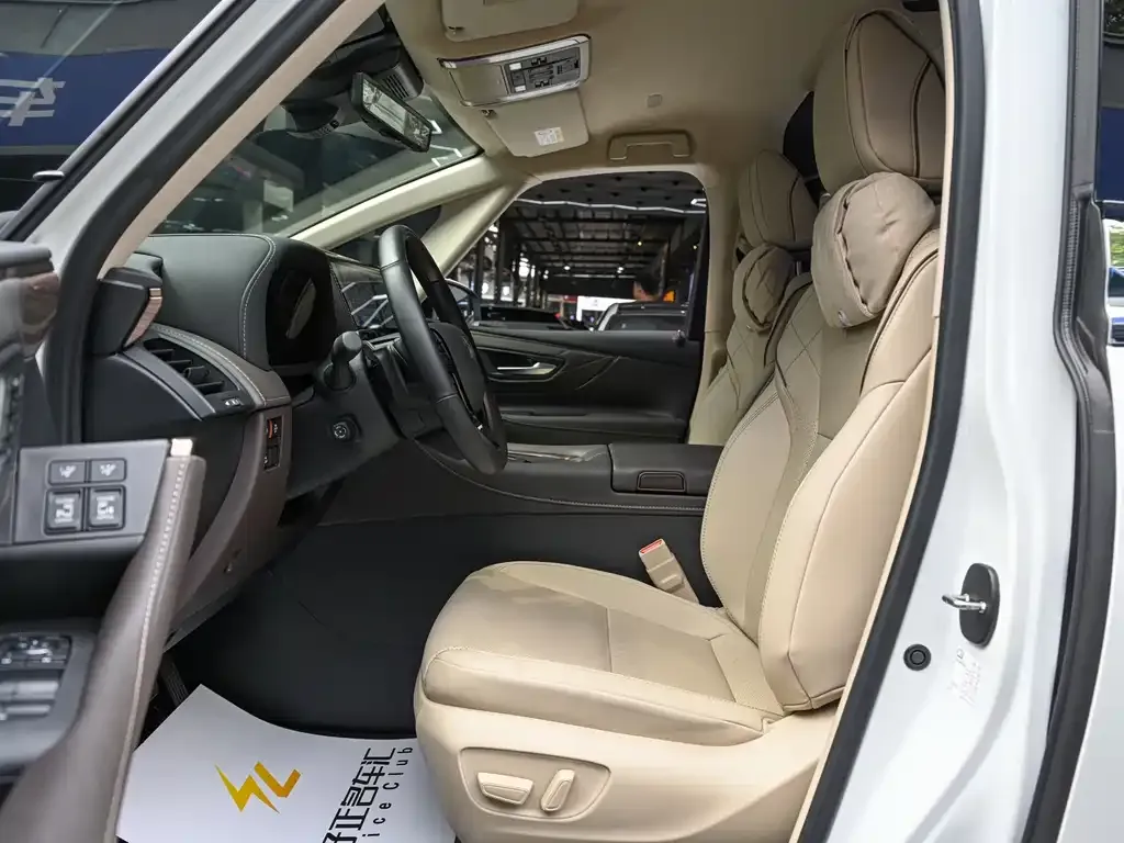 Toyota Alphard — фото 5