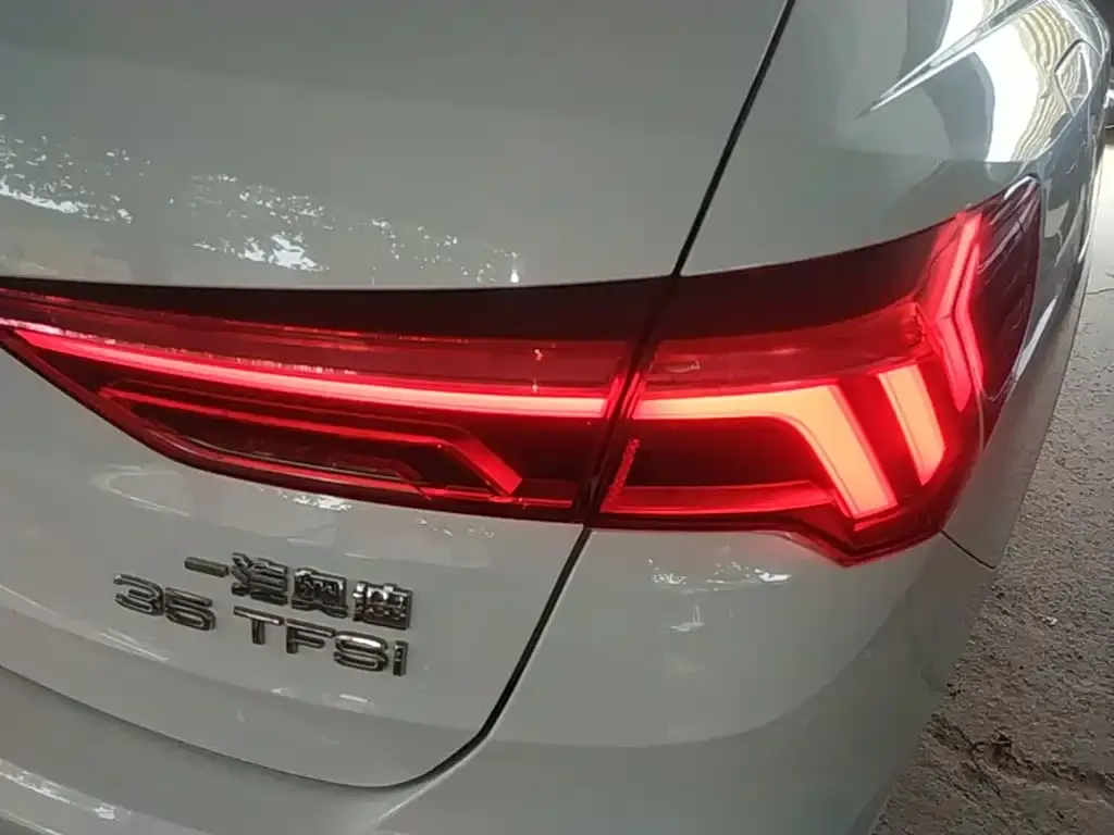 Audi Q3 — фото 2