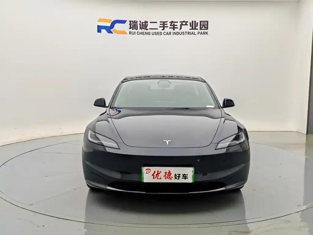 Tesla Model 3 — фото 10