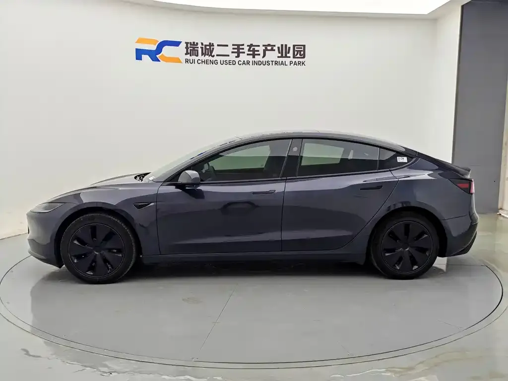 Tesla Model 3 — фото 3