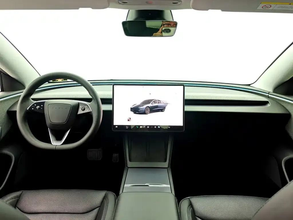 Tesla Model 3 — фото 9