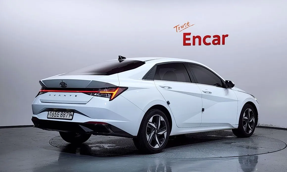 Hyundai AVANTE — фото 3