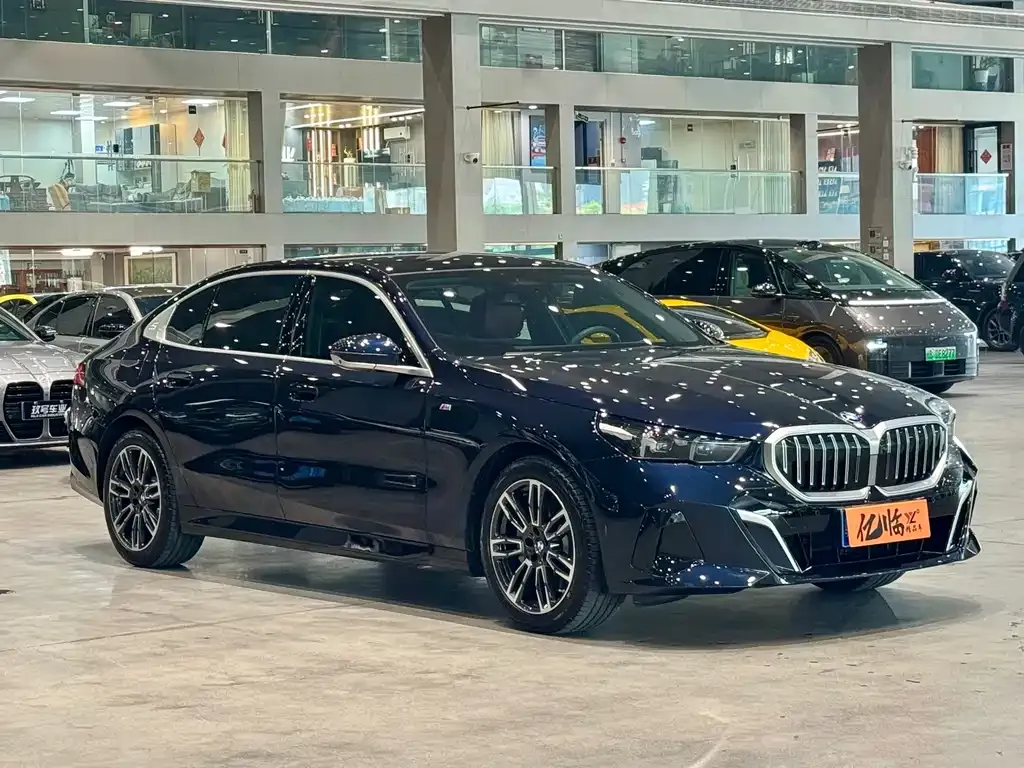 BMW 5 Series — фото 4