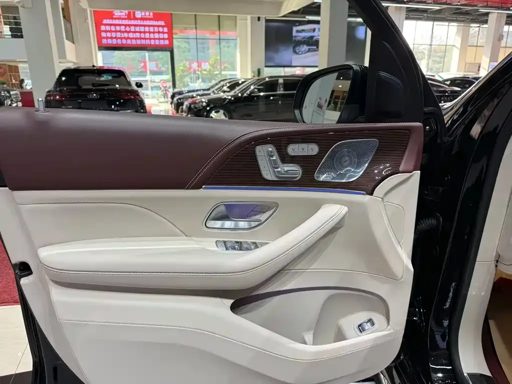 Mercedes-Benz GLS — фото 2