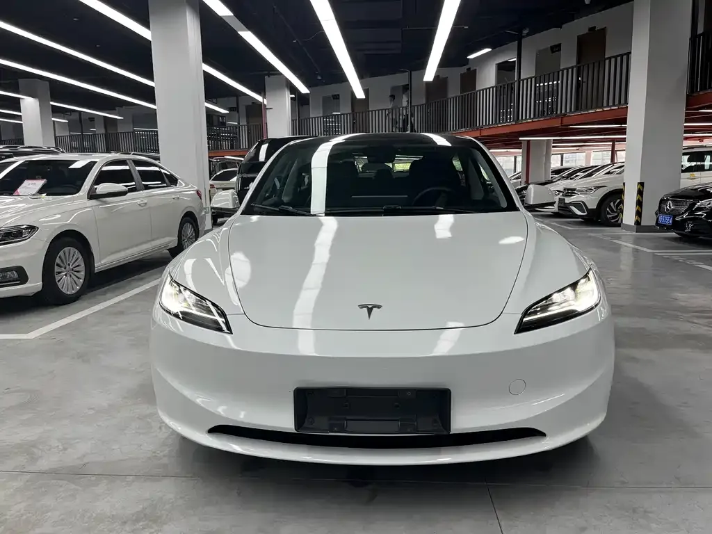 Tesla Model 3 — фото 6