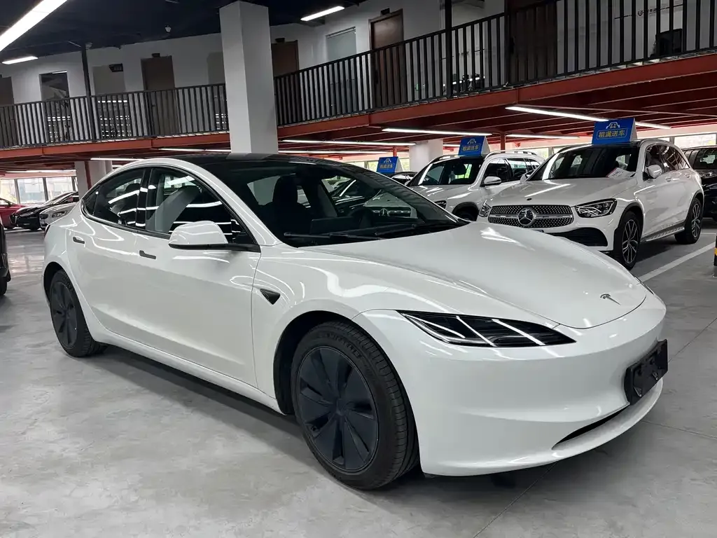 Tesla Model 3 — фото 5