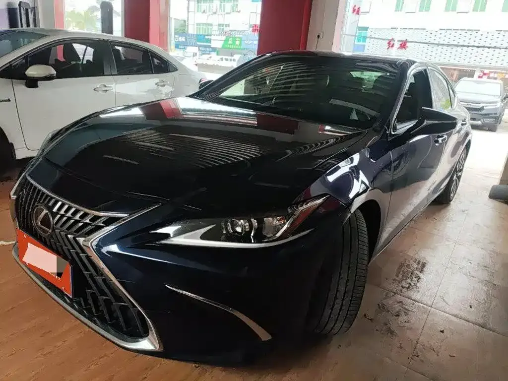 Lexus ES — фото 1