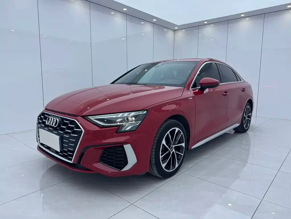 Audi A3 — фото 1