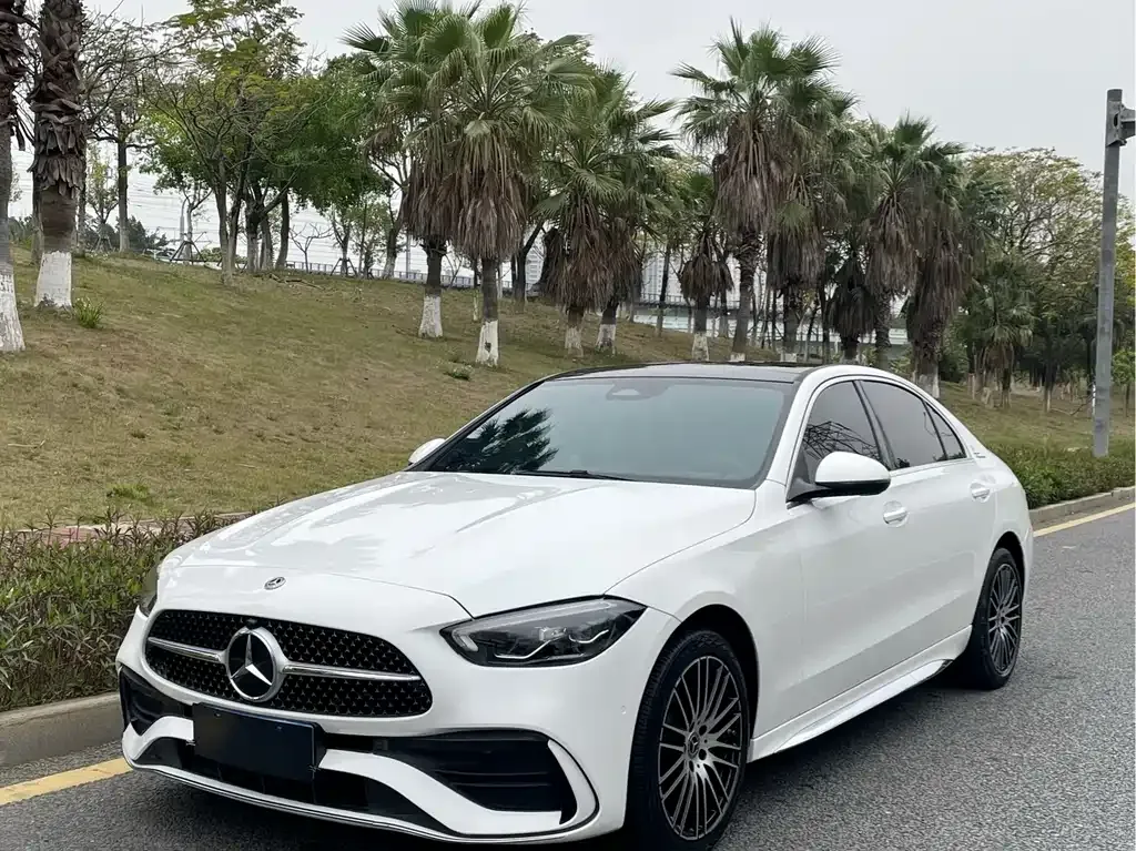 Mercedes-Benz C-Class — фото 1