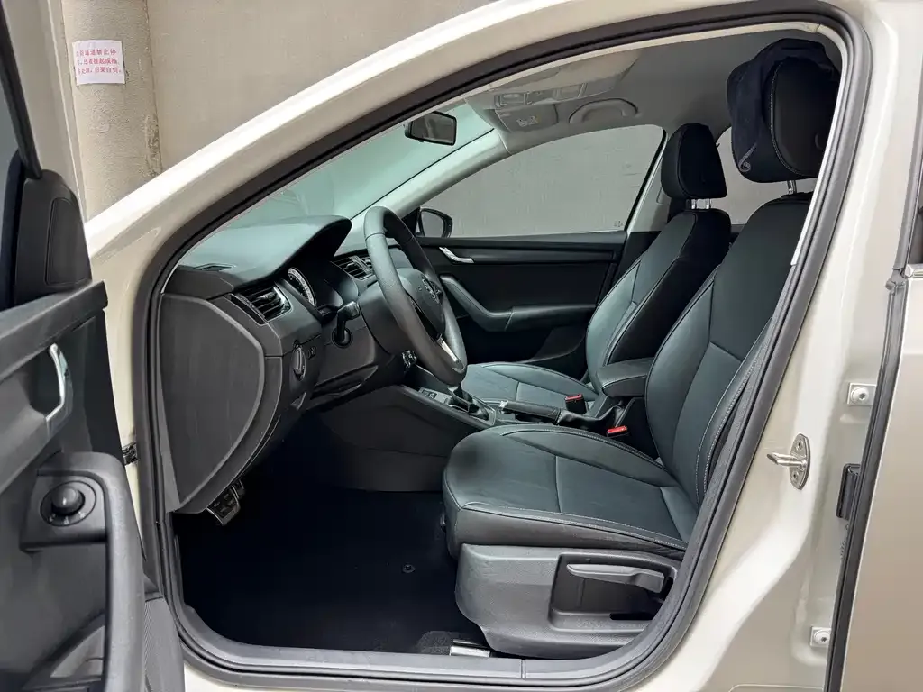 Skoda Octavia 2023 из CN, фото 2