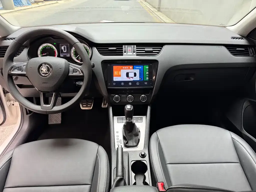 Skoda Octavia 2023 из CN, фото 6