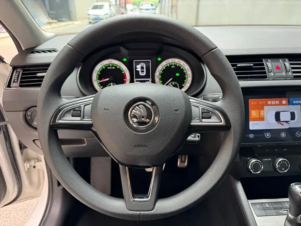 Skoda Octavia 2023 из CN, фото 7