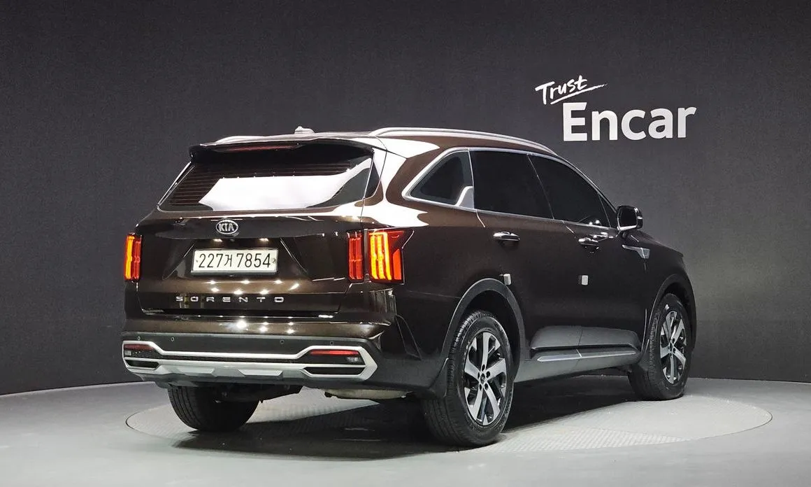 Kia Sorento — фото 9