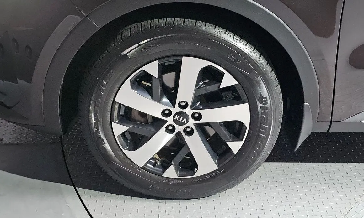 Kia Sorento — фото 6