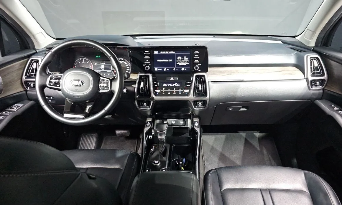 Kia Sorento — фото 7