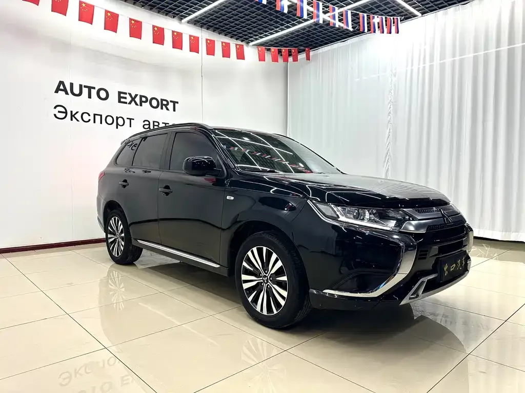 Mitsubishi Outlander — фото 2