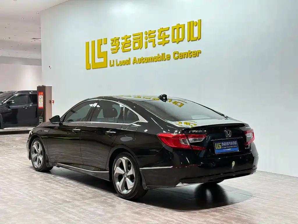 Honda Accord — фото 3
