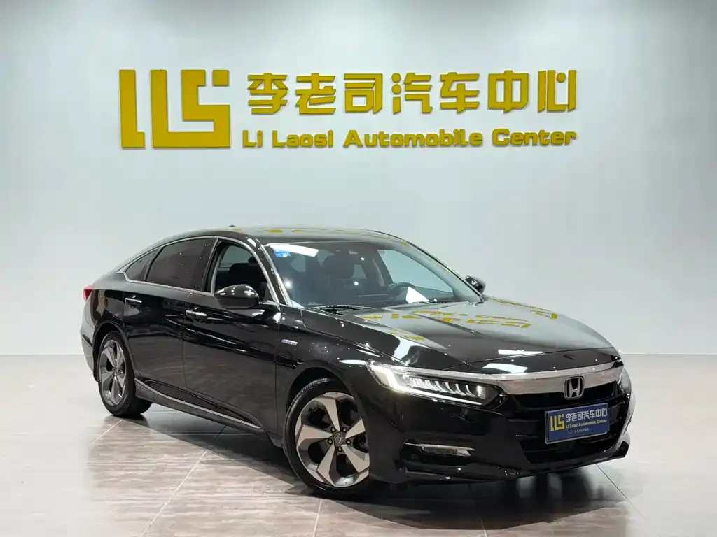 Honda Accord — фото 10