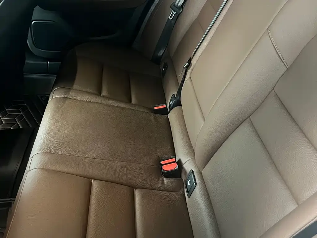 Volvo S60 — фото 10