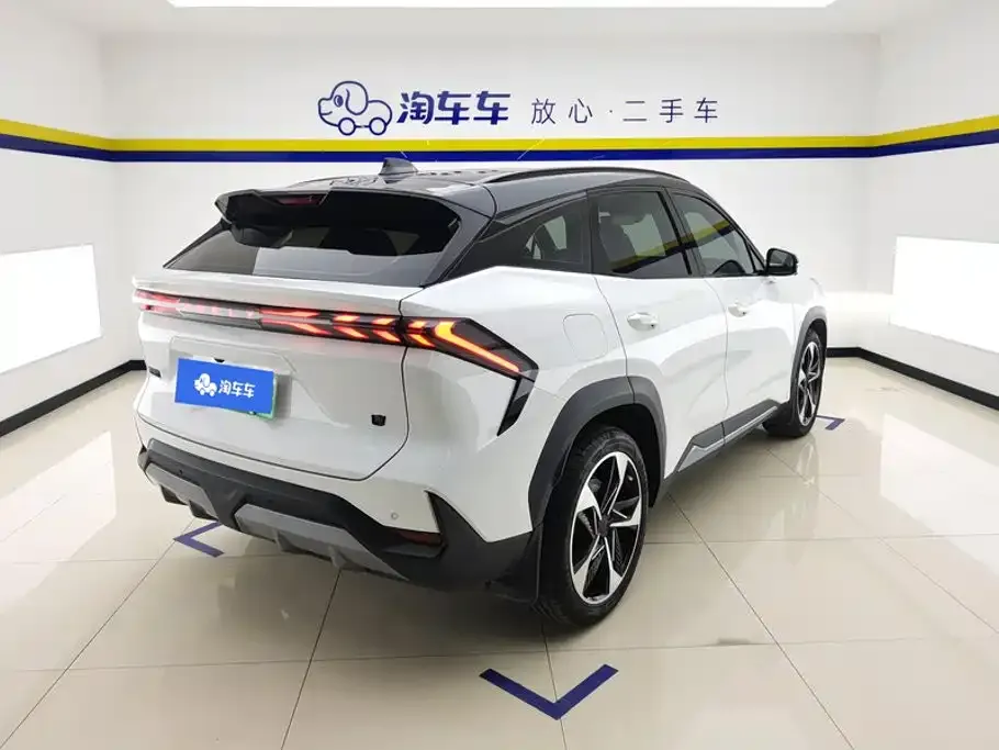 Geely Galaxy L7 — фото 4