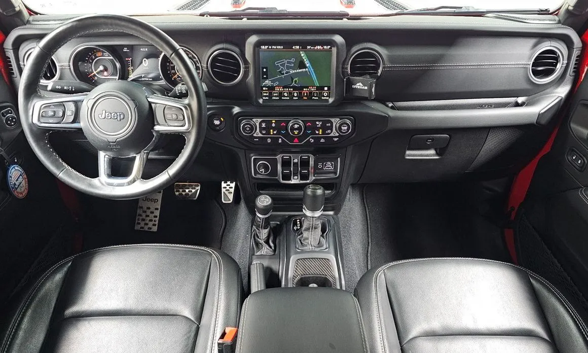 Jeep Wrangler — фото 10