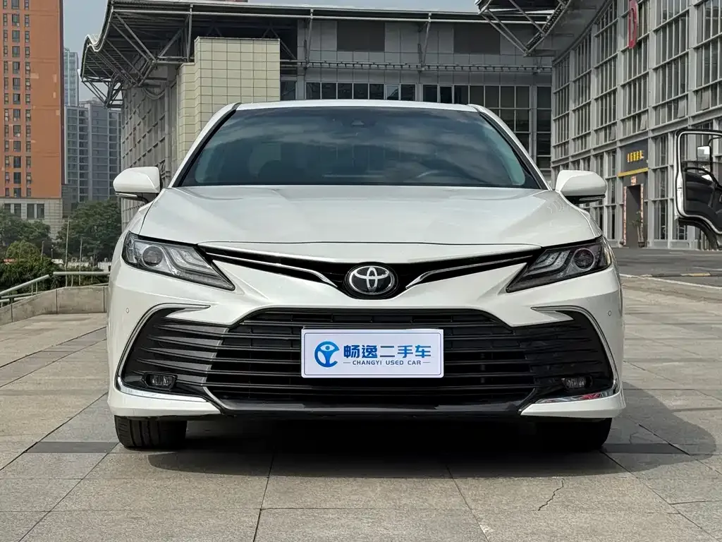 Toyota Camry — фото 4