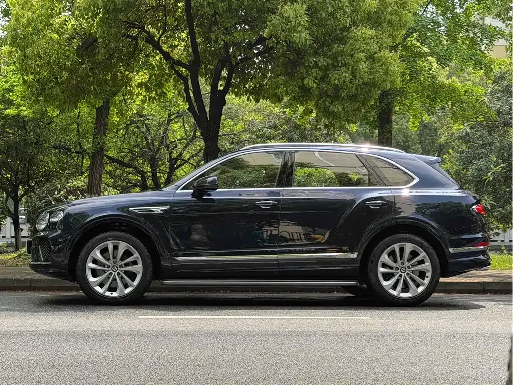 Bentley Bentayga — фото 9
