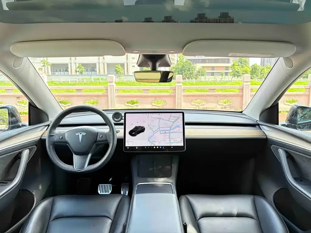 Tesla Model Y — фото 2