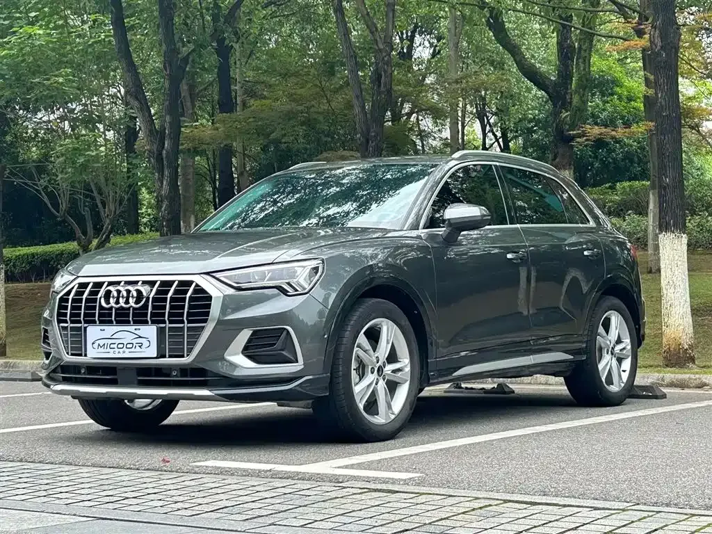 Audi Q3 — фото 1