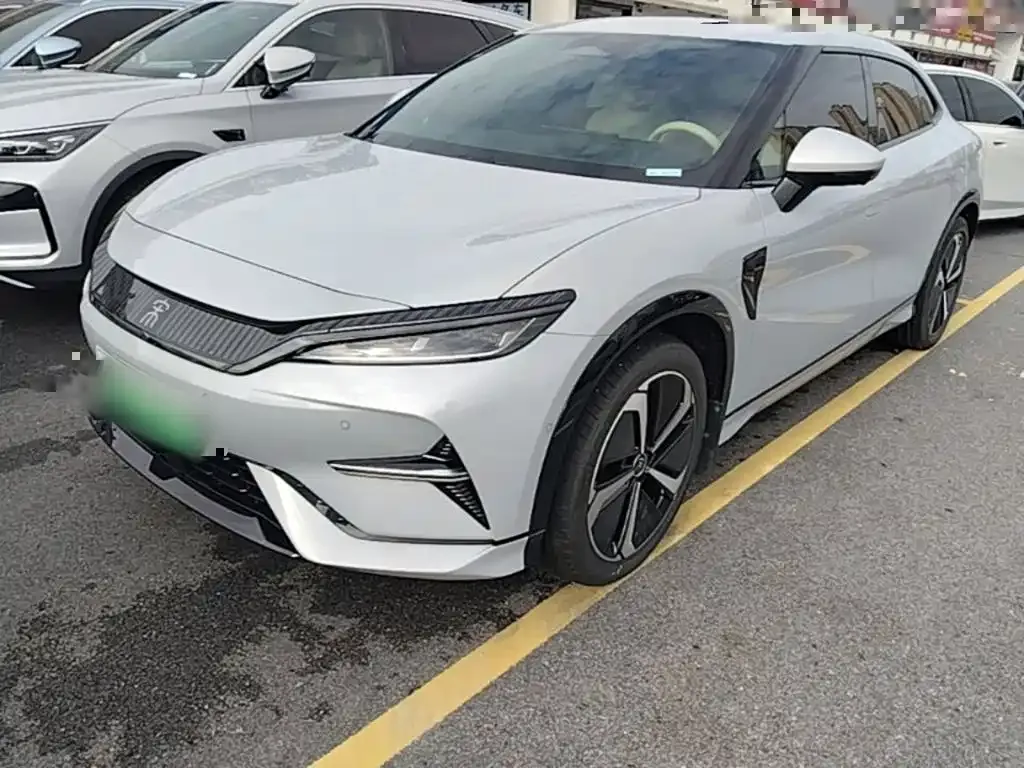 BYD L EV — фото 4