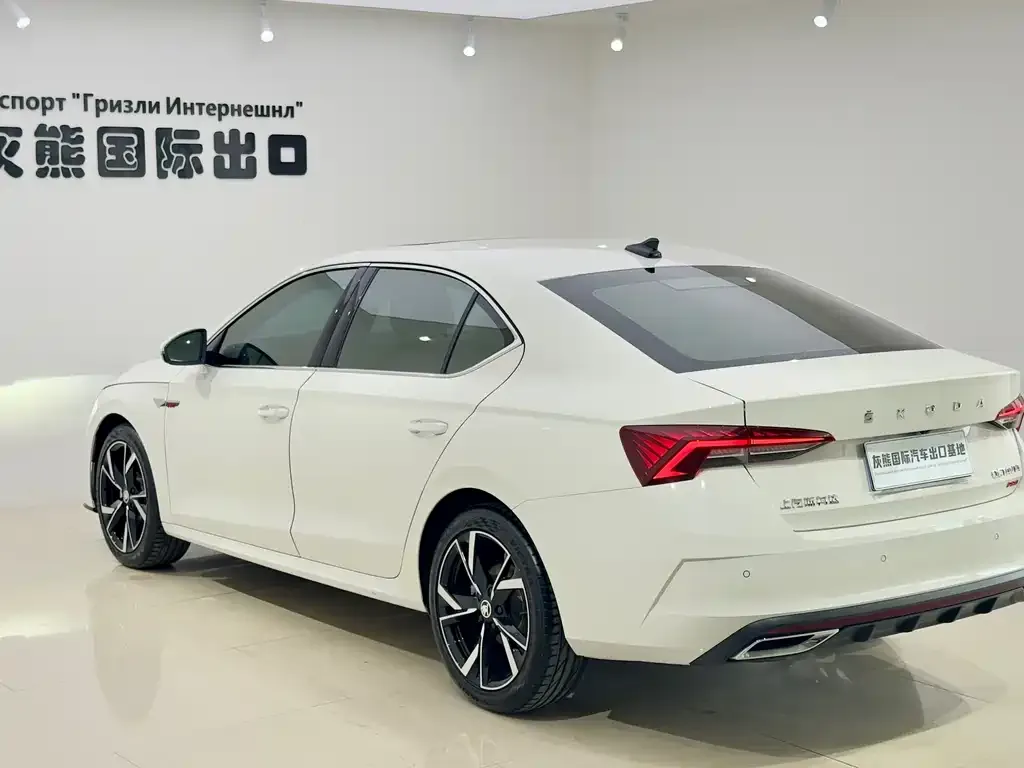 Skoda Octavia — фото 3
