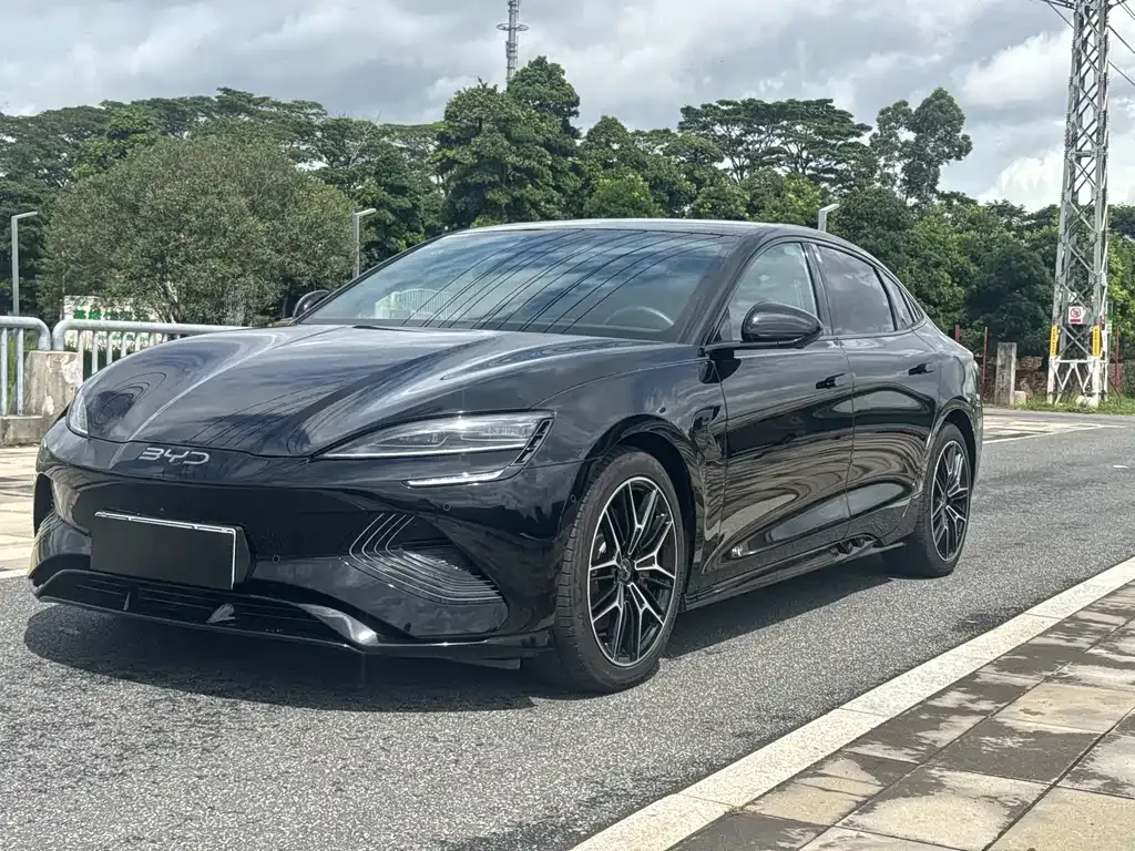 BYD Seal — фото 1