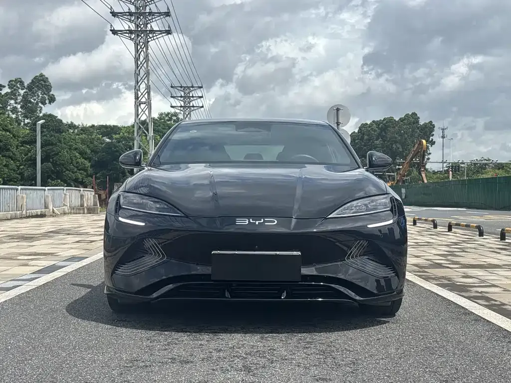 BYD Seal — фото 4