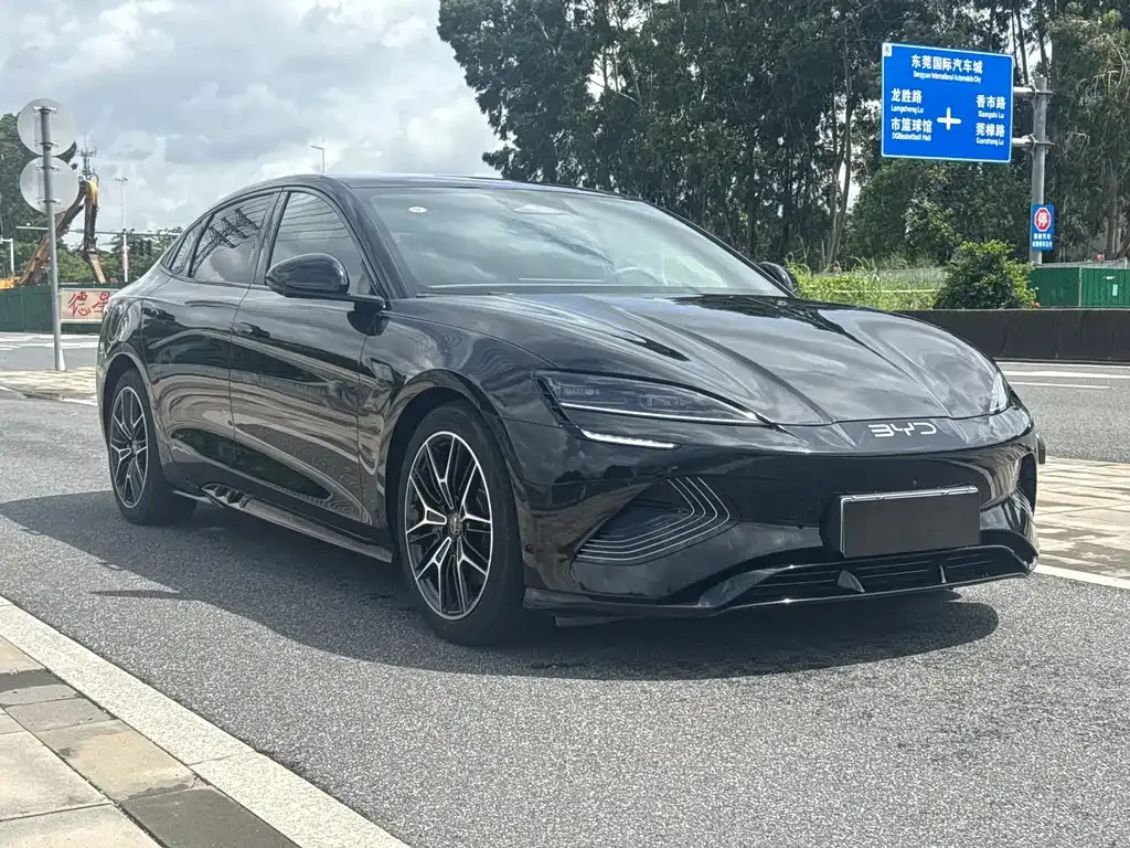 BYD Seal — фото 9