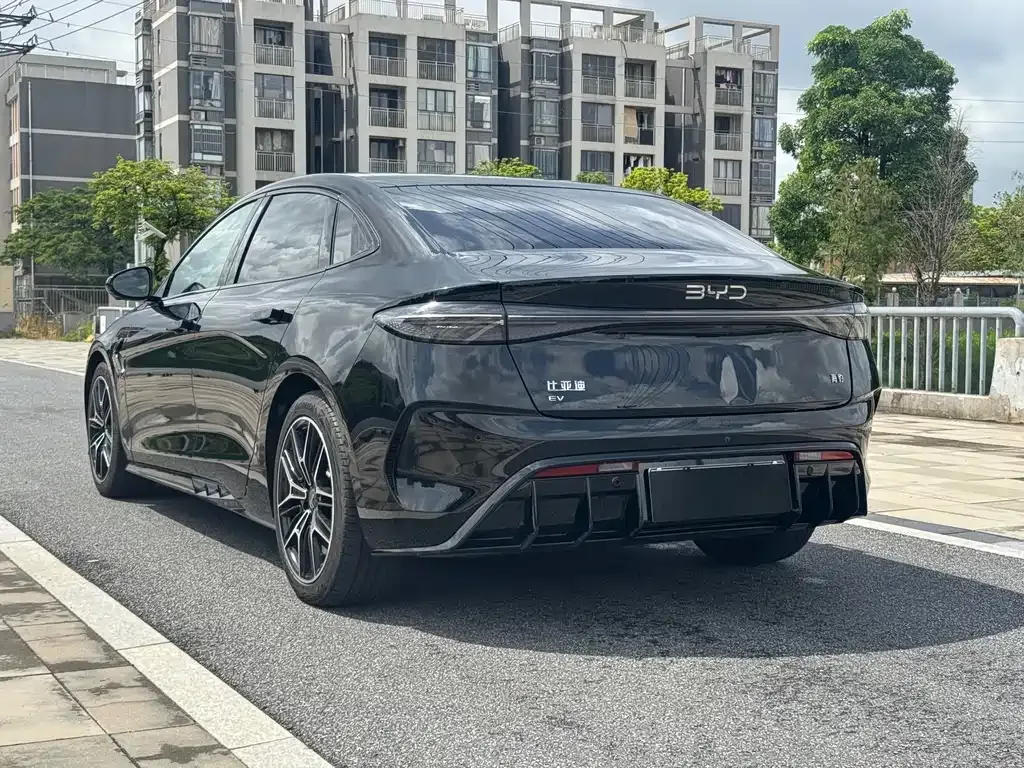 BYD Seal — фото 7