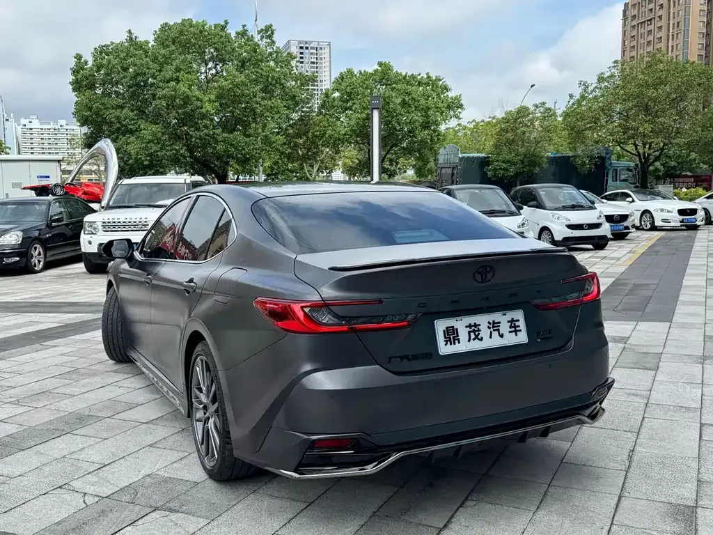 Toyota Camry — фото 7
