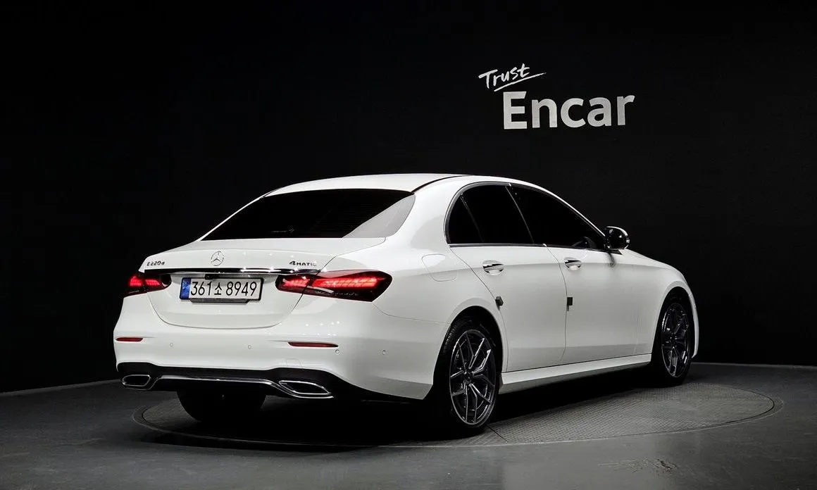 Mercedes-Benz E-Class — фото 6