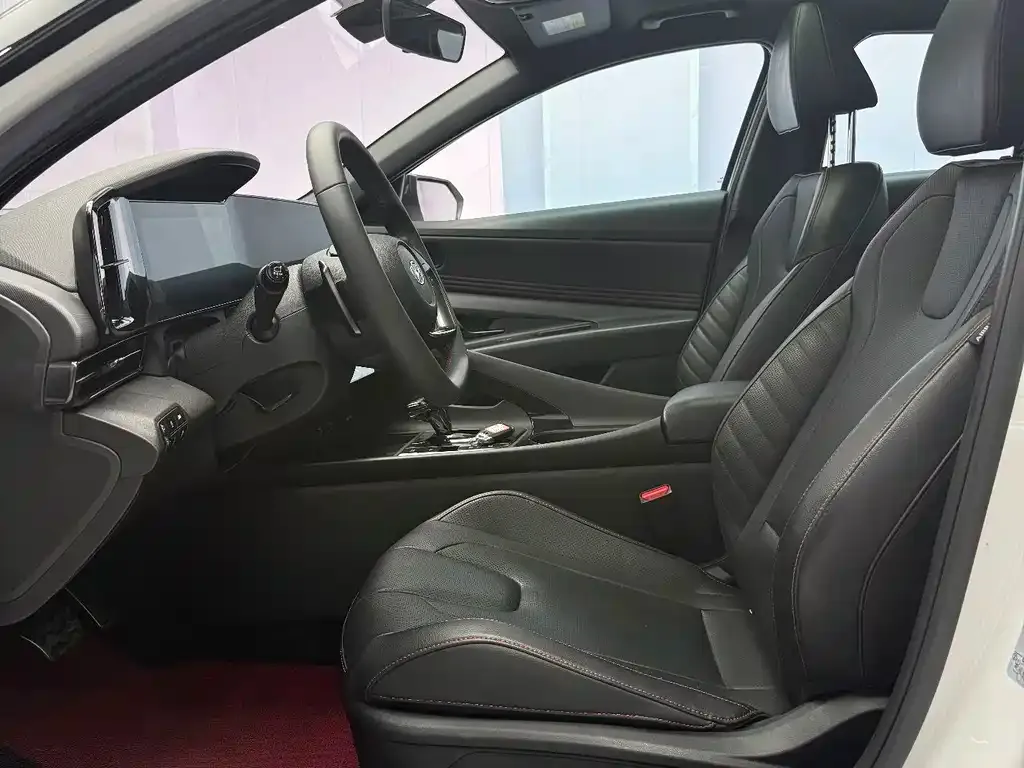 Hyundai Elantra — фото 9