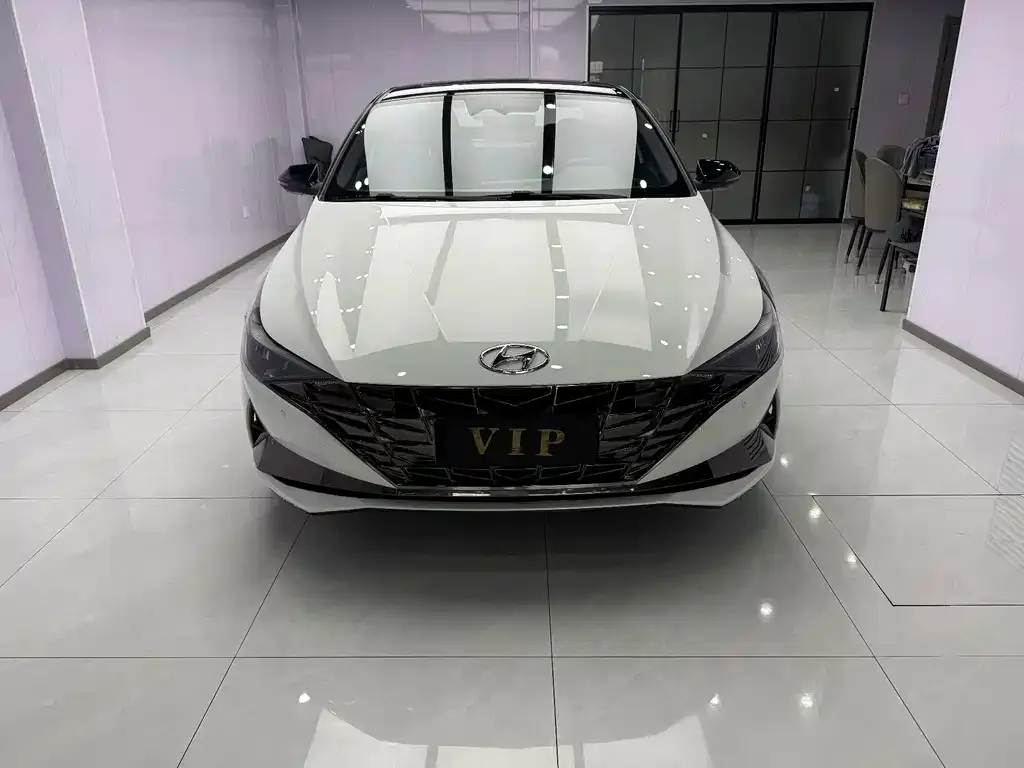 Hyundai Elantra — фото 2