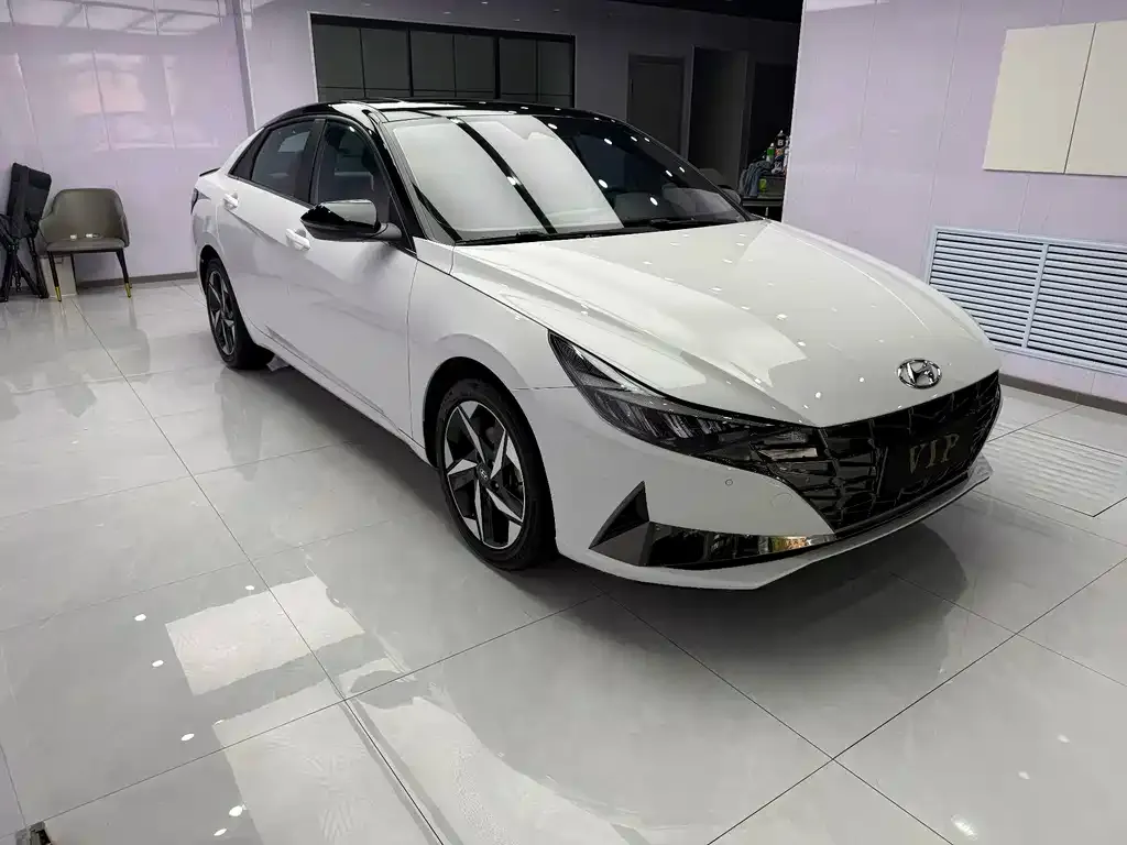 Hyundai Elantra — фото 7