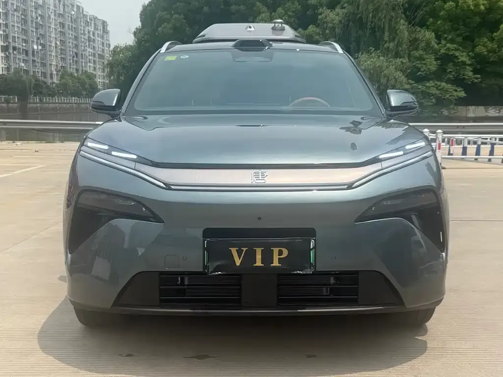 BYD Tang L